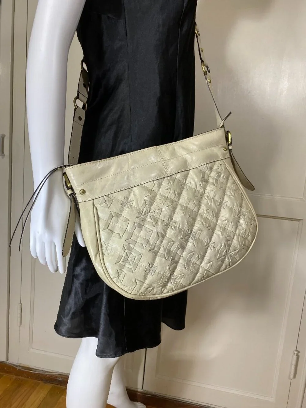 FIRENZE BELLA Quilt Diamond Woven Satchel Crossbody Hobo Bag Cream Leather $114